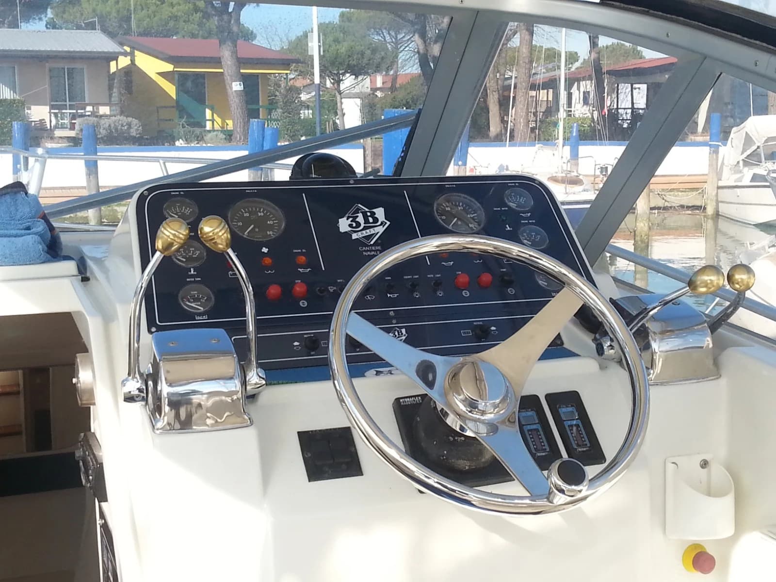 FISHERMAN 3B CRAFT 25 2 MOTORI LINEA ASSE ANNO 2002 - 5