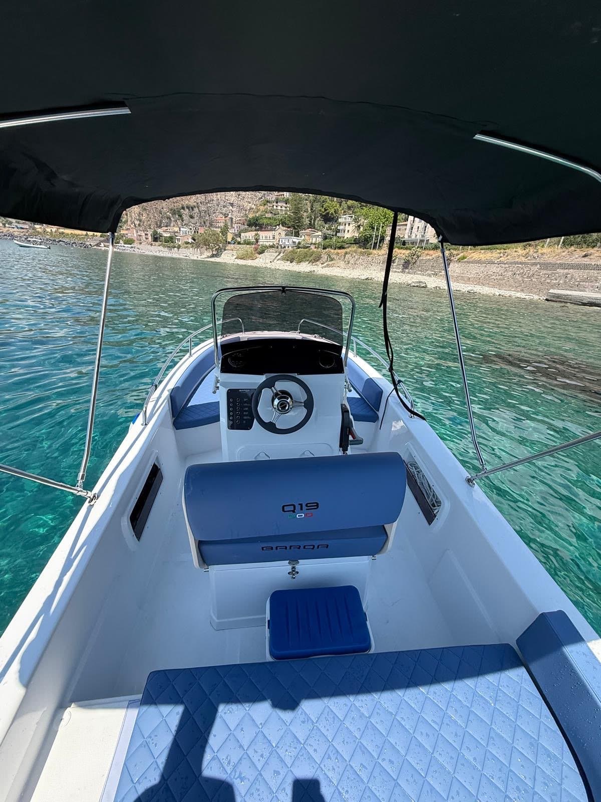 Taormina: noleggio Q19 senza skipper e senza patente – 4 o 8 ore - 3