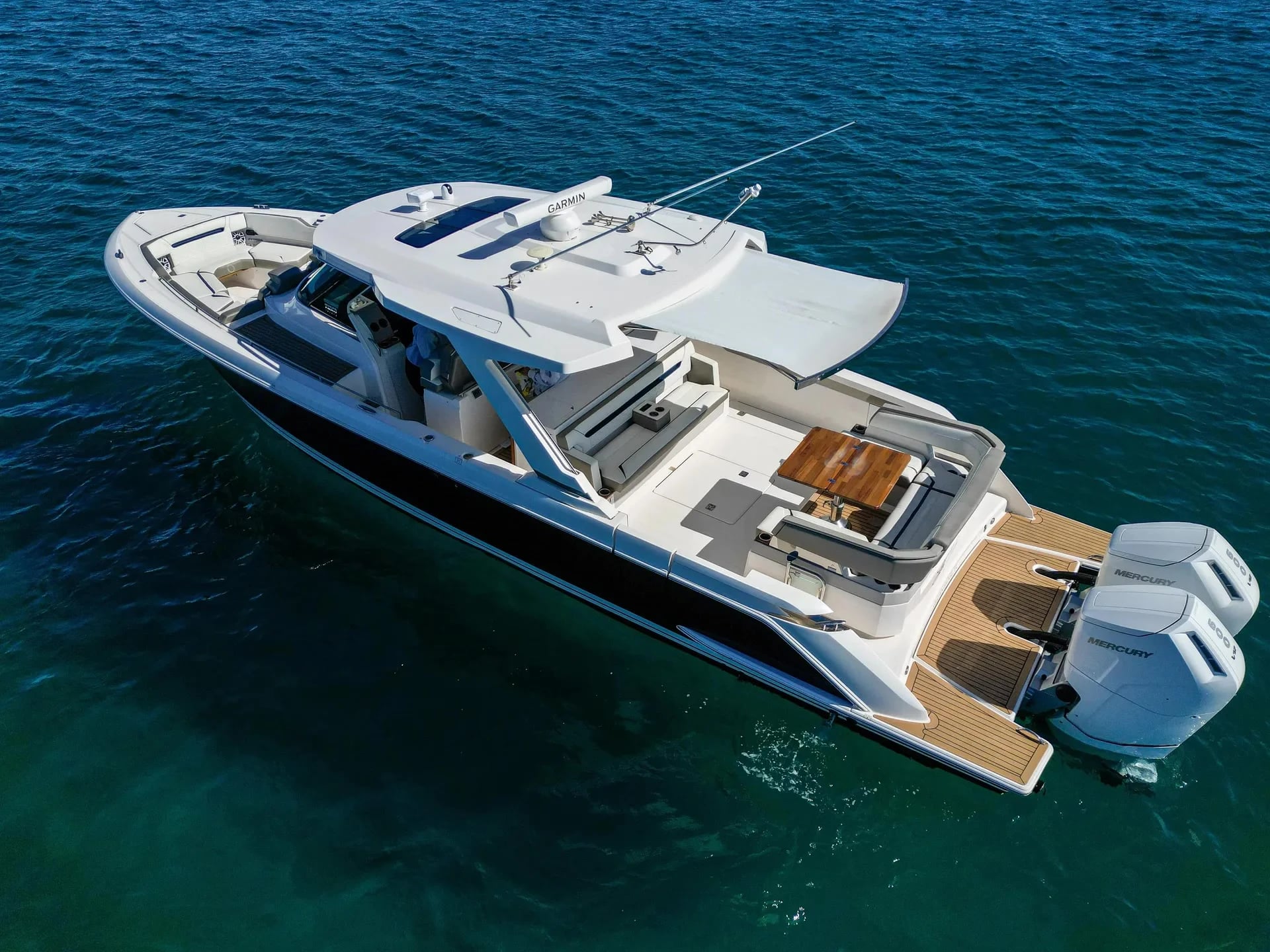 Tiara 43 LS Motor Yacht – Captain, Crew, Fuel – Riviera Beach