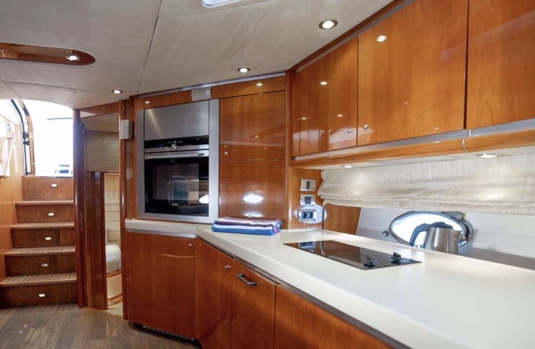 Sunseeker Predator 68 - 2