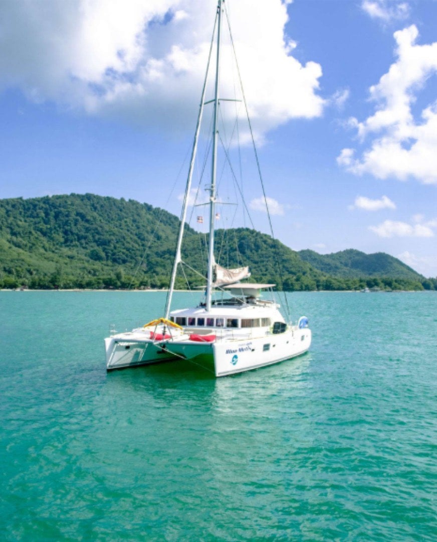 BLY Lagoon 500 Catamaran
