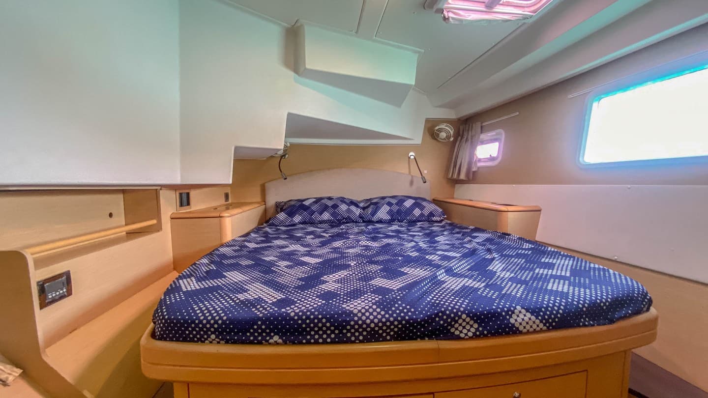 BLY Lagoon 500 Catamaran - 2