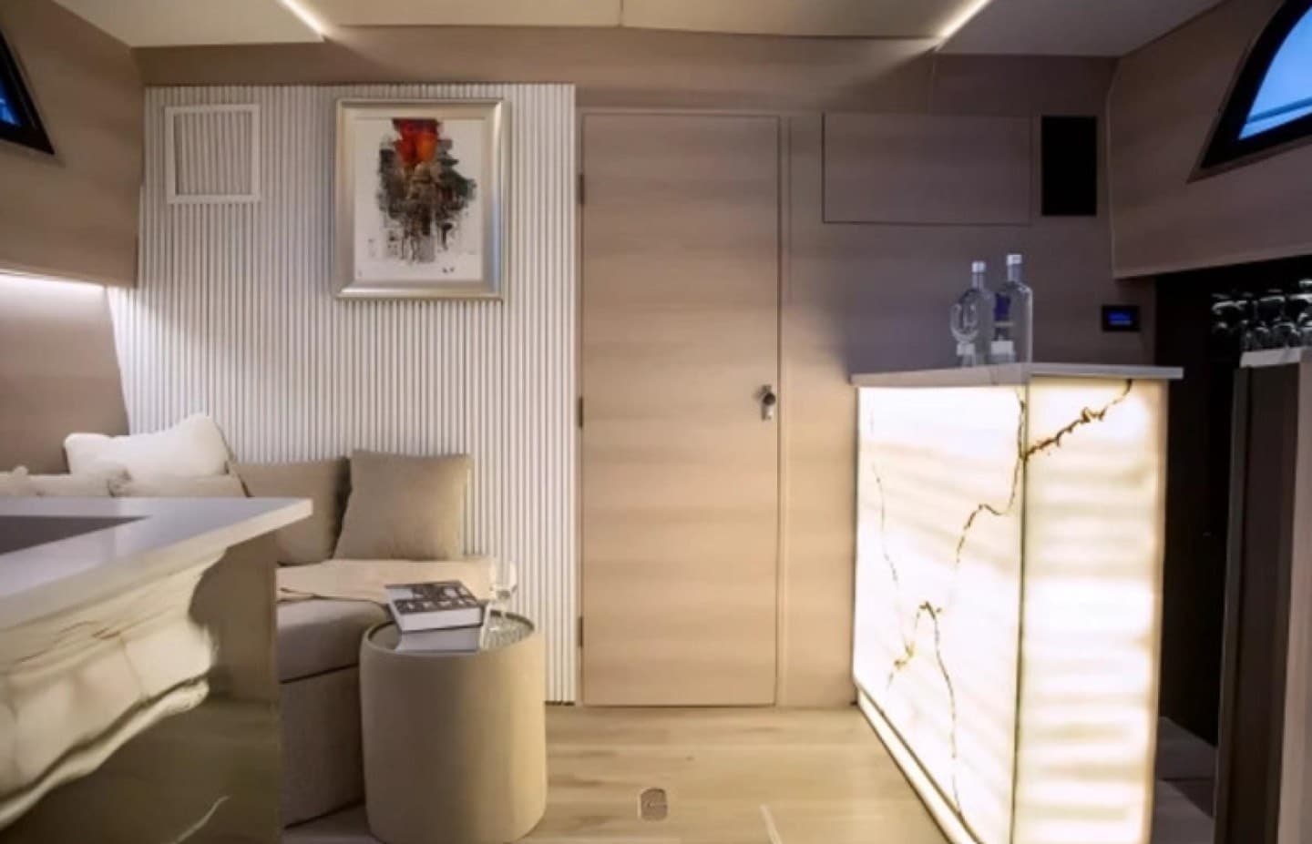Dubai 64 luxury yacht, refurbished in 2024 for a premium experience - 3